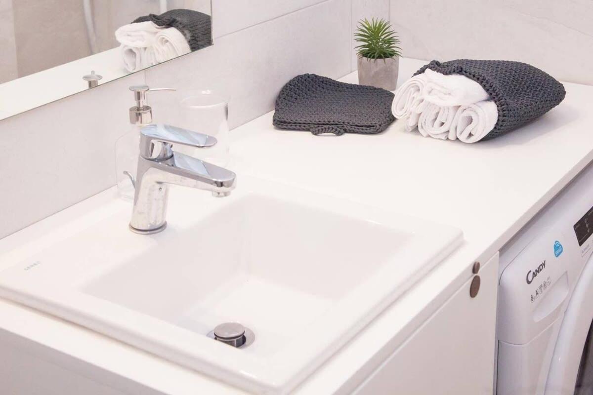 Fully Renovated, Modern Beauty In Central Athens! Екстер'єр фото